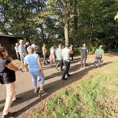 Bild vergr&ouml;&szlig;ern: Waldbegehung (2)